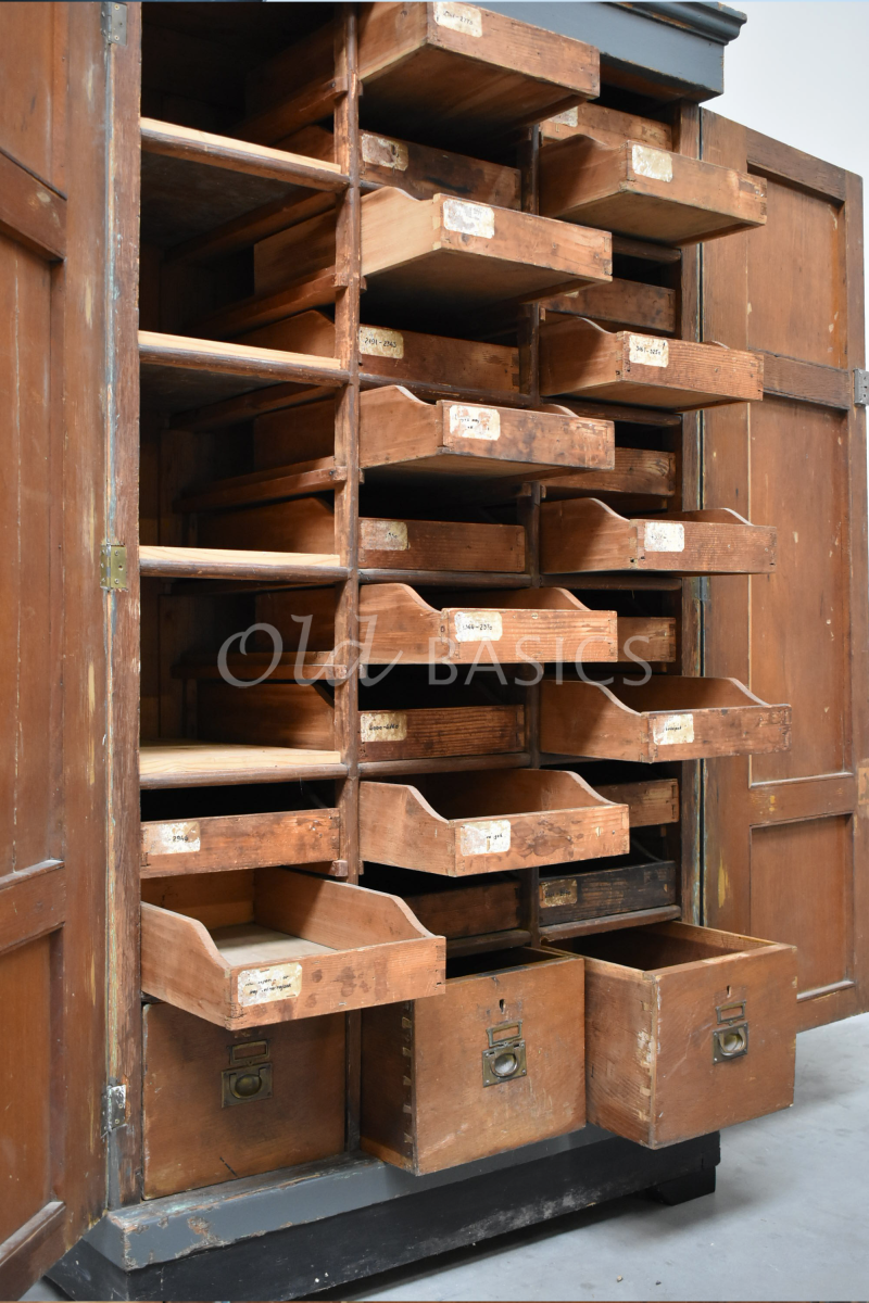 Detail van Ladenkast, grijs, materiaal hout